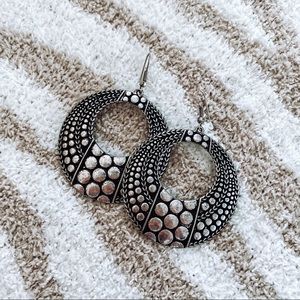 Dangle earrings